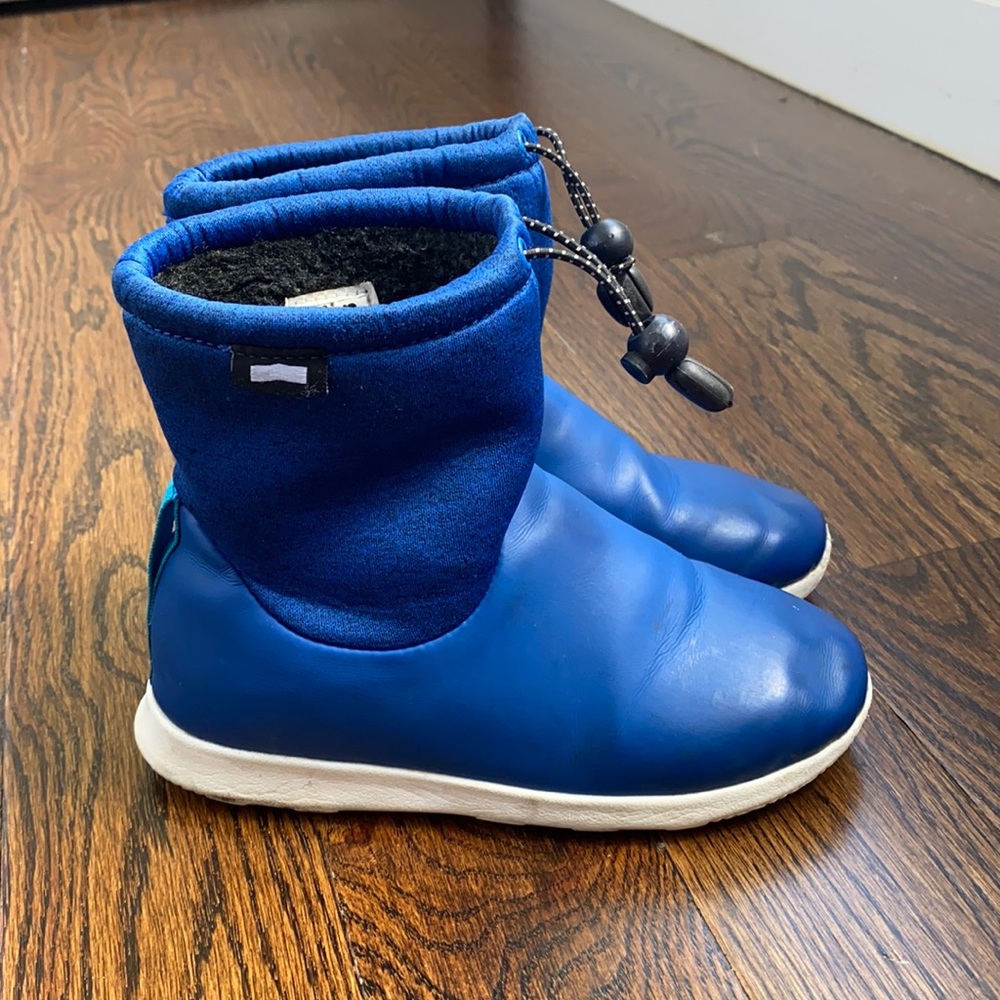 Native Rain Boots size US C12, EUR 29